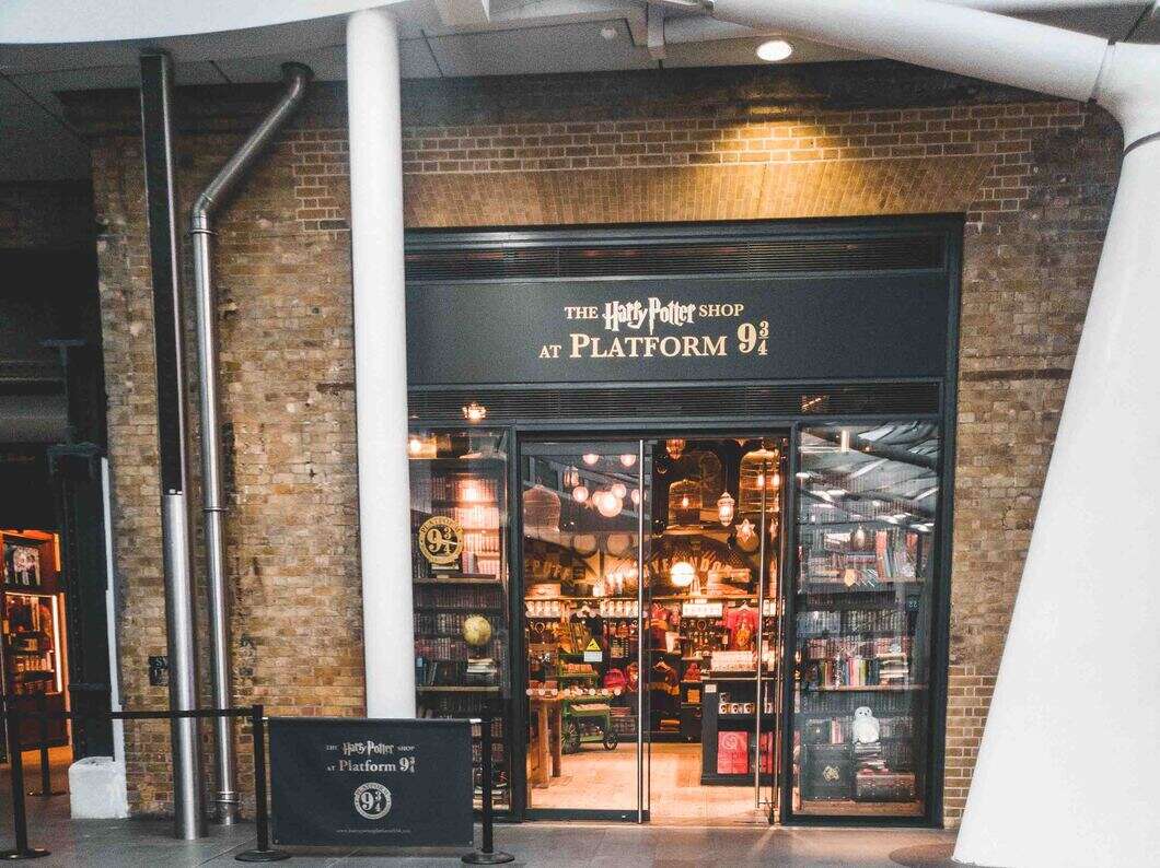 Potter Merchandise at Platform 9 3/4