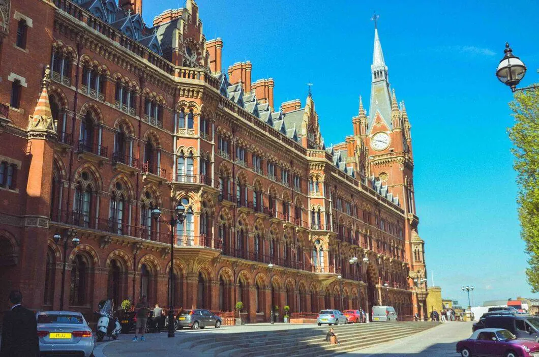  St Pancras Station and hotel is a beautiful building. Take a stroll around and admire the architecture. 