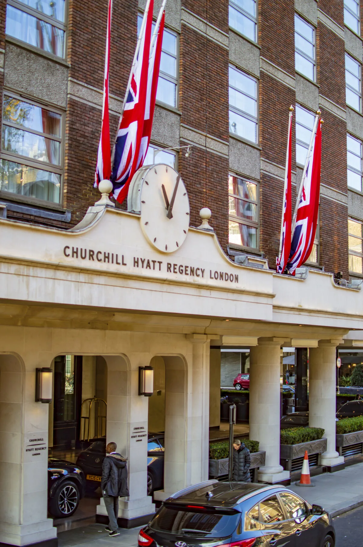 Churchil Hyatt Regency hotel in london with its front and large clock