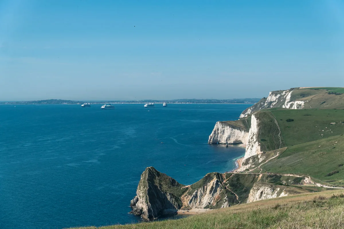 Scenic Coastal Walks in Lulworth Cove