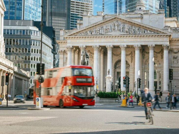16 Ways to Avoid Looking Like a Tourist in London